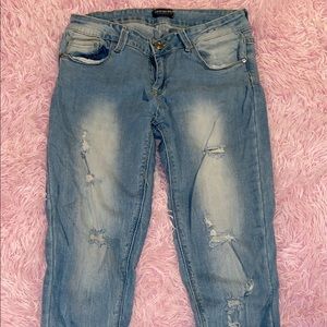 FASHION NOVA DISTRESSED JEANS SIZE 5